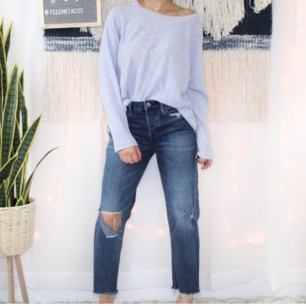 American Eagle Vintage Hi-Rise Straight Distressed Jeans - Size 2